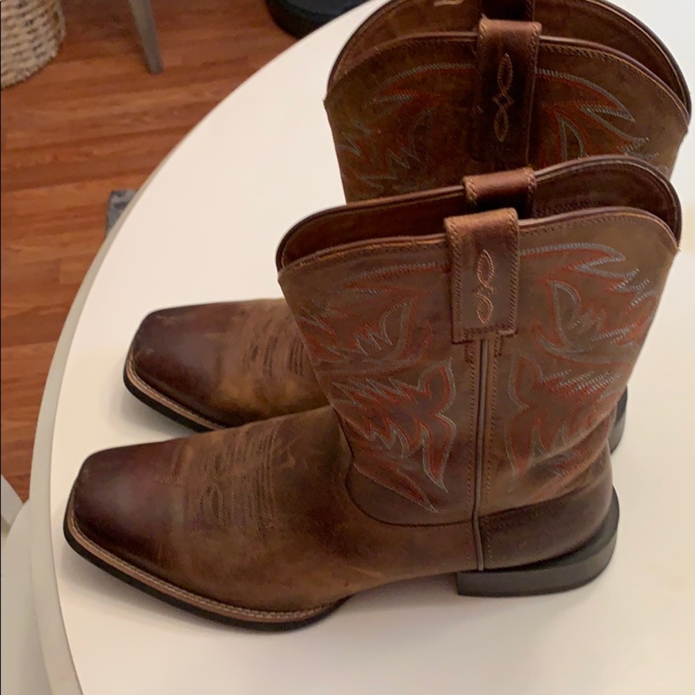 Ariat 4LR square toe cowboy boots